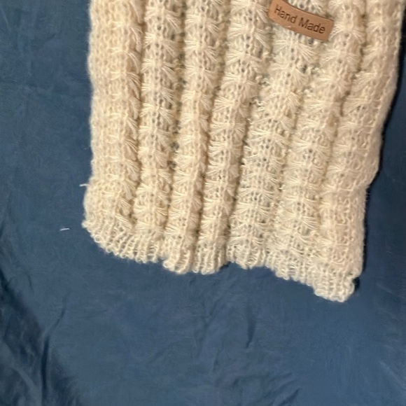 Unbranded: Cream Hand made knit scarf - Picture 7 of 16